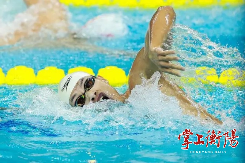 小伙游泳冠军叫什么_小伙与游泳冠军_小伙游泳冠军视频