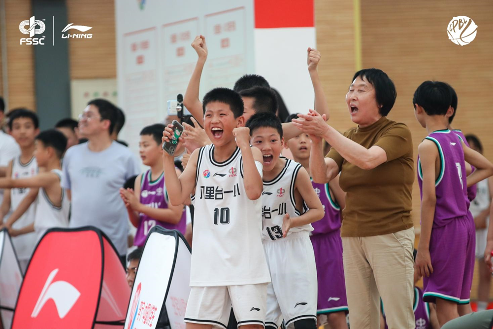 海亮学校篮球队_海亮小学篮球冠军是谁_海亮初中篮球队教练